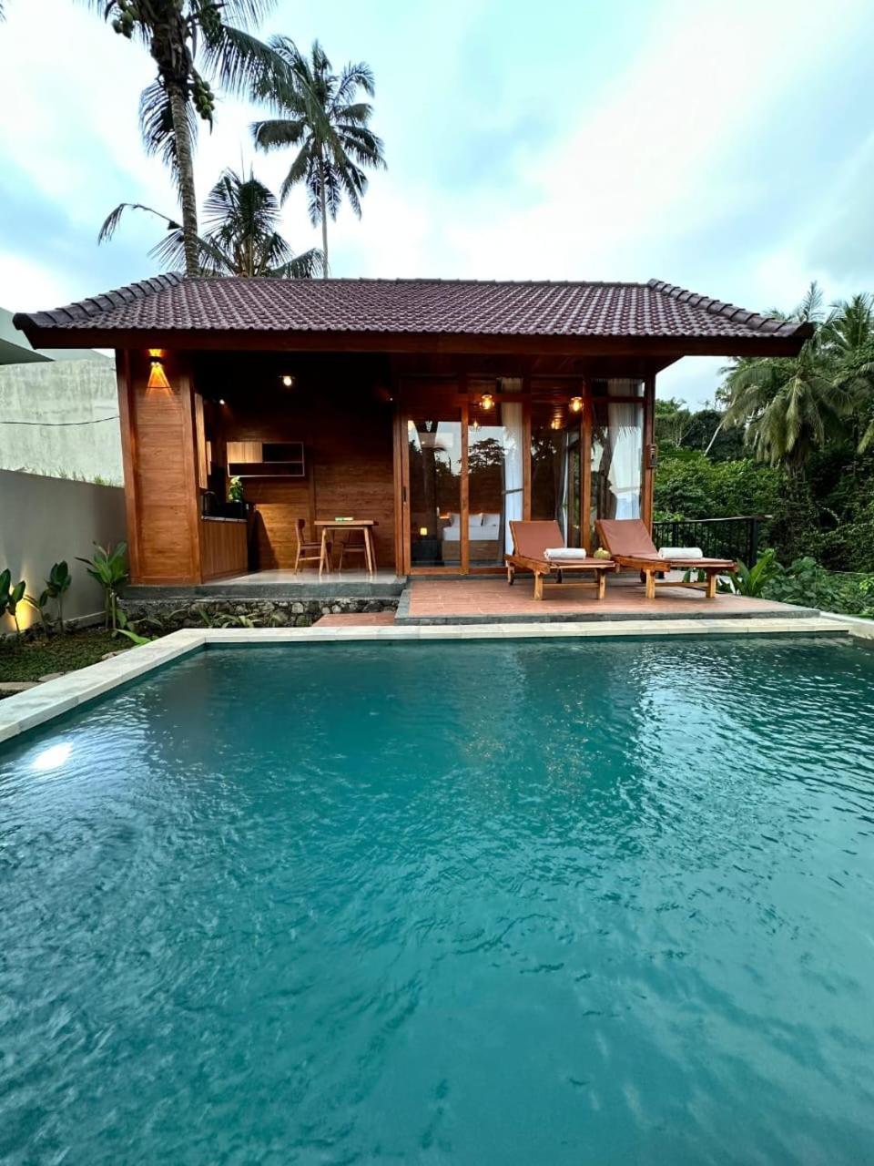Utu, - Bali Ubud (Bali)